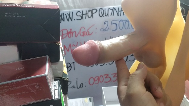 Quần da silicone có gắn dương vật giả dài bằng dương vật trâu